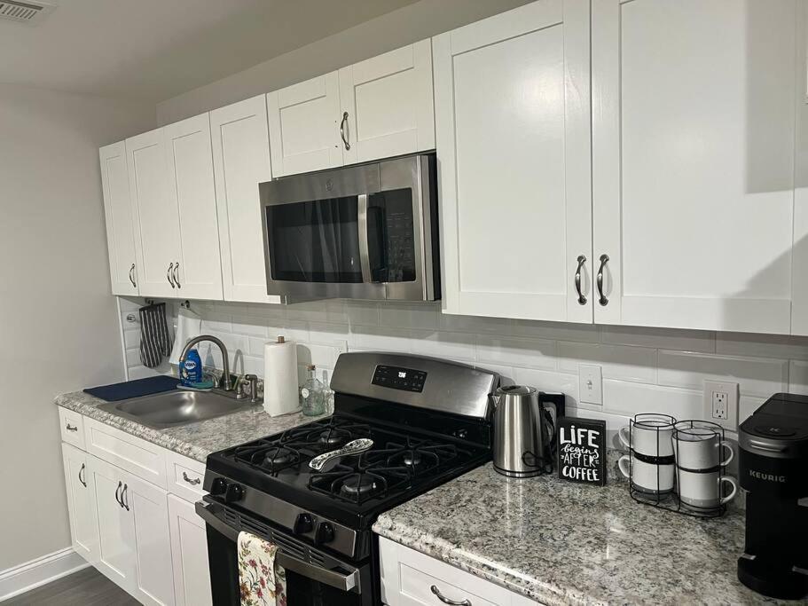 Luxury **Cozy• 2 Bedroom 2 Min. From Ewr / Newark Downtown Exteriör bild